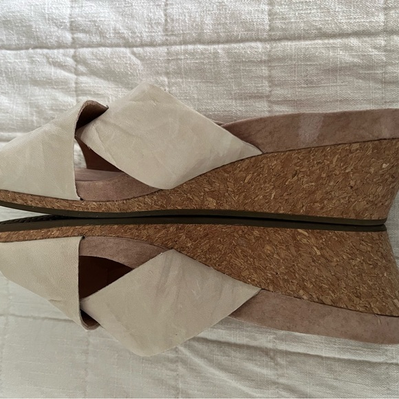 UGG Adorable Wedge Shoe - Picture 7 of 9